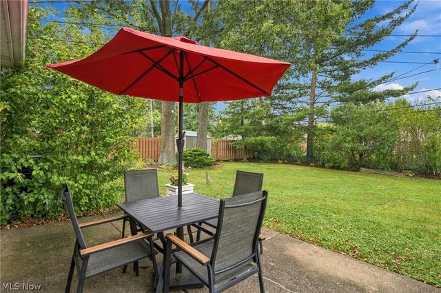 6611 Wedgewood Drive, North Olmsted, OH 44070