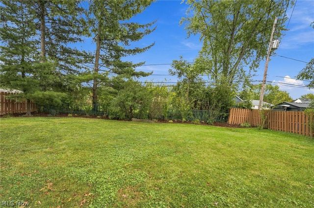 6611 Wedgewood Drive, North Olmsted, OH 44070