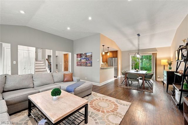 6611 Wedgewood Drive, North Olmsted, OH 44070