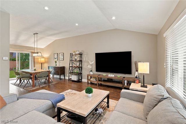 6611 Wedgewood Drive, North Olmsted, OH 44070