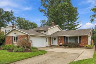 6611 Wedgewood Drive, North Olmsted, OH 44070