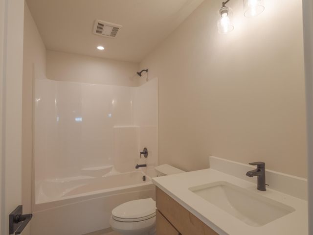 246 Sawgrass Drive, Crown Point, IN 46307