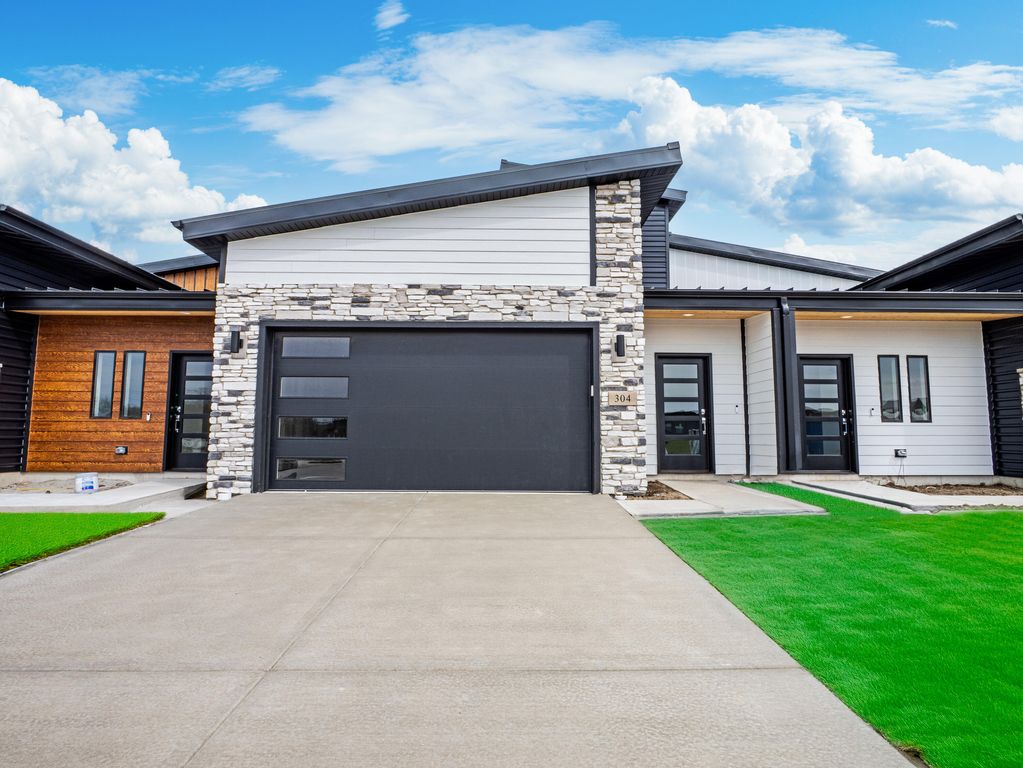 246 Sawgrass Drive, Crown Point, IN 46307