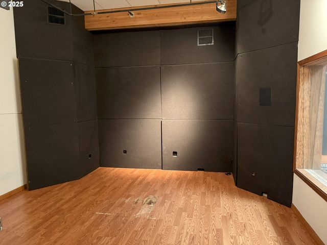 1920 N VANCOUVER Ave, Portland, OR 97227