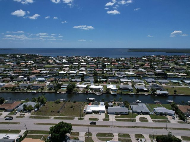 21285 EDGEWATER DRIVE, Port Charlotte, FL 33952