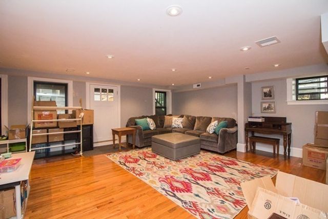 158 Cypress 0, Brookline, MA 02445