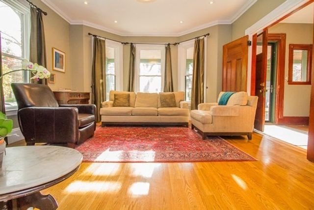 158 Cypress 0, Brookline, MA 02445