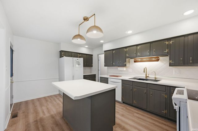 8801 W Eucalyptus Avenue, Muncie, IN 47304