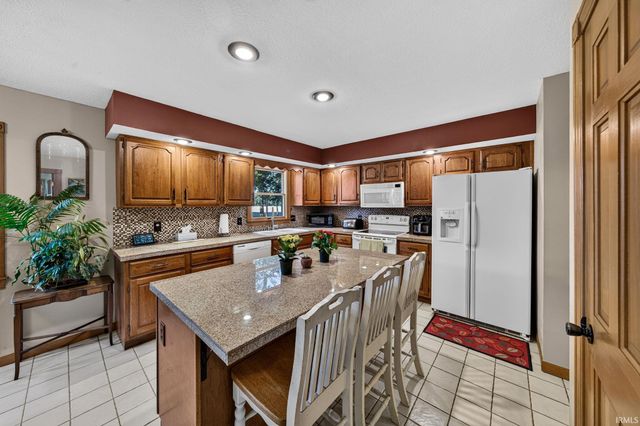 50505 Deer Ridge Court, Granger, IN 45630