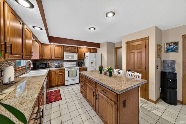 50505 Deer Ridge Court, Granger, IN 45630