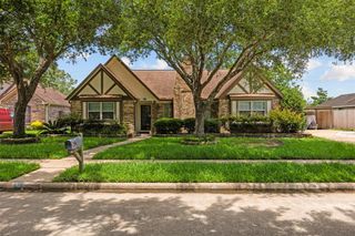 2005 E Pine Hill Drive, Pearland, TX 77581