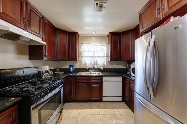 10109 Jackson Avenue, South Gate, CA 90280