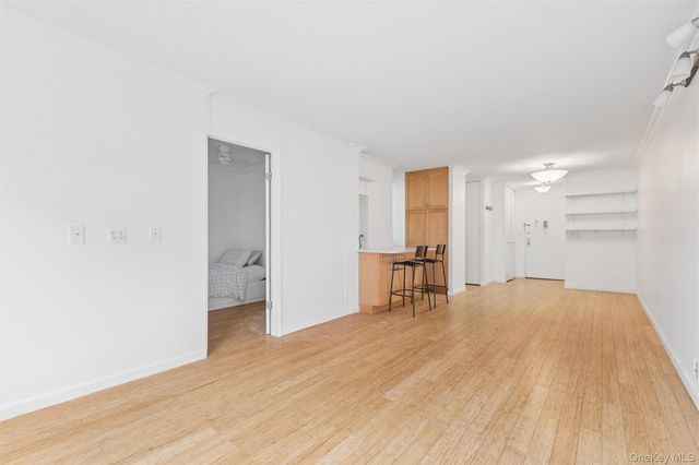 70-25 Yellowstone Boulevard 3X, Forest Hills, NY 11375