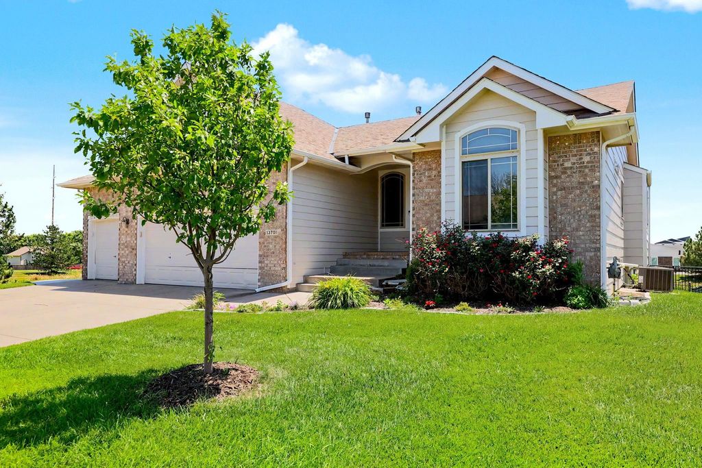 13701 W Texas St, Wichita, KS 67235