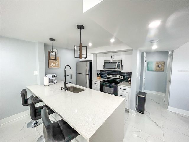 315 MEDALLION BOULEVARD F, Madeira Beach, FL 33708