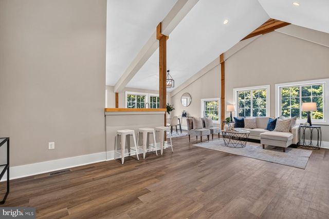 38217 MOUNTAIN AIR LN, Lovettsville, VA 20180