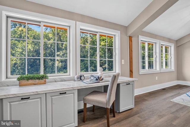 38217 MOUNTAIN AIR LN, Lovettsville, VA 20180