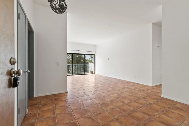 8328 Regents Rd 3G, San Diego, CA 92122