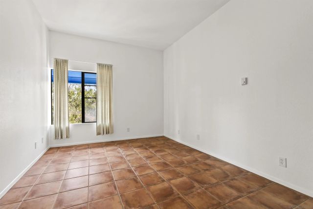 8328 Regents Rd 3G, San Diego, CA 92122