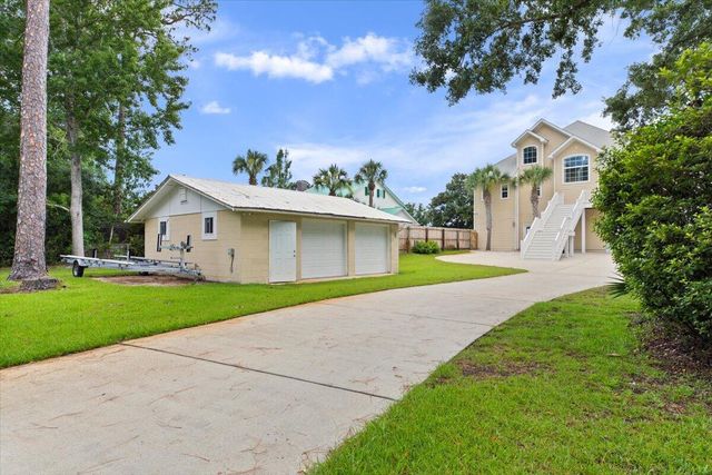 6450 E Bay Boulevard, Gulf Breeze, FL 32563