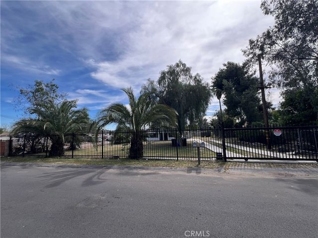 2527 W Third Avenue, San Bernardino, CA 92407