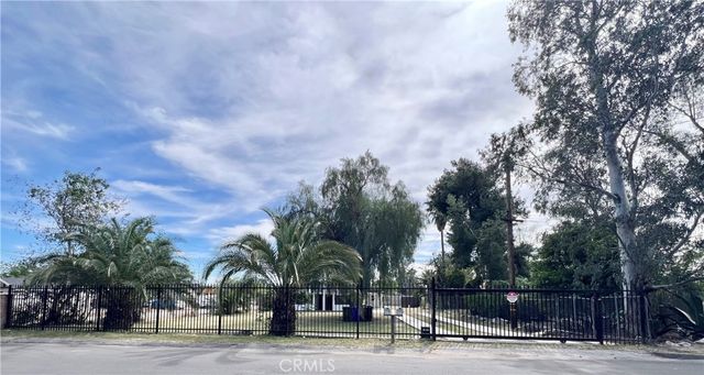 2527 W Third Avenue, San Bernardino, CA 92407