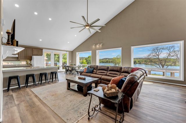 319 Meadowlakes DR, Marble Falls, TX 78654
