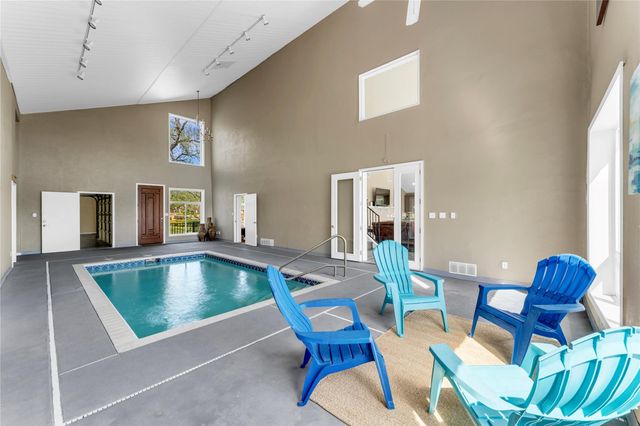 319 Meadowlakes DR, Marble Falls, TX 78654
