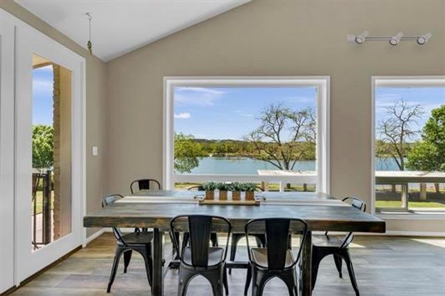 319 Meadowlakes DR, Marble Falls, TX 78654