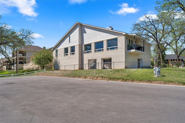 319 Meadowlakes DR, Marble Falls, TX 78654