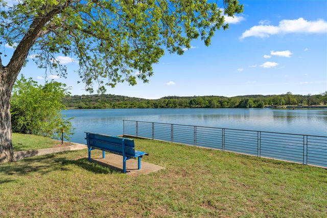 319 Meadowlakes DR, Marble Falls, TX 78654