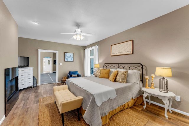319 Meadowlakes DR, Marble Falls, TX 78654