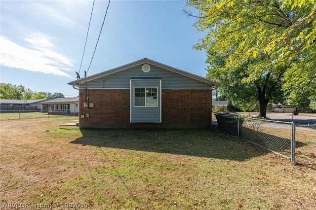 120 Dartmouth Lane, Fort Smith, AR 72908