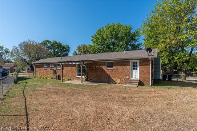 120 Dartmouth Lane, Fort Smith, AR 72908