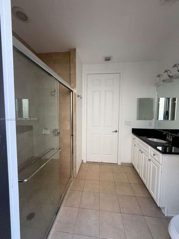 9947 NW 86th Ter, Doral, FL 33178