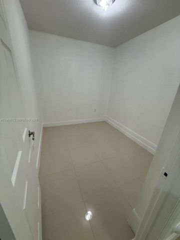 9947 NW 86th Ter, Doral, FL 33178