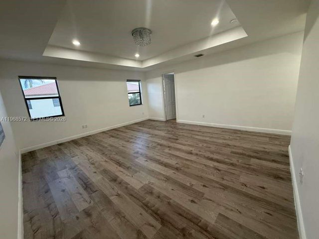 9947 NW 86th Ter, Doral, FL 33178