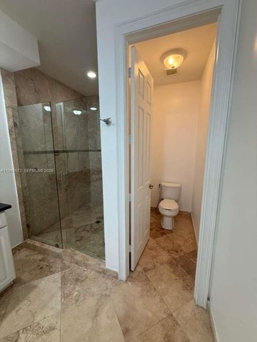 9947 NW 86th Ter, Doral, FL 33178