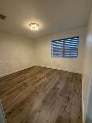 9947 NW 86th Ter, Doral, FL 33178