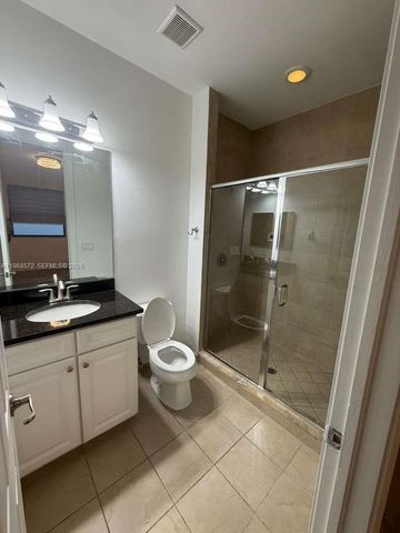 9947 NW 86th Ter, Doral, FL 33178