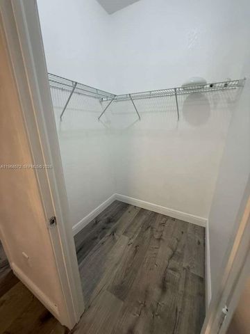 9947 NW 86th Ter, Doral, FL 33178