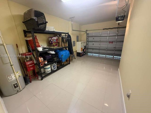 9947 NW 86th Ter, Doral, FL 33178