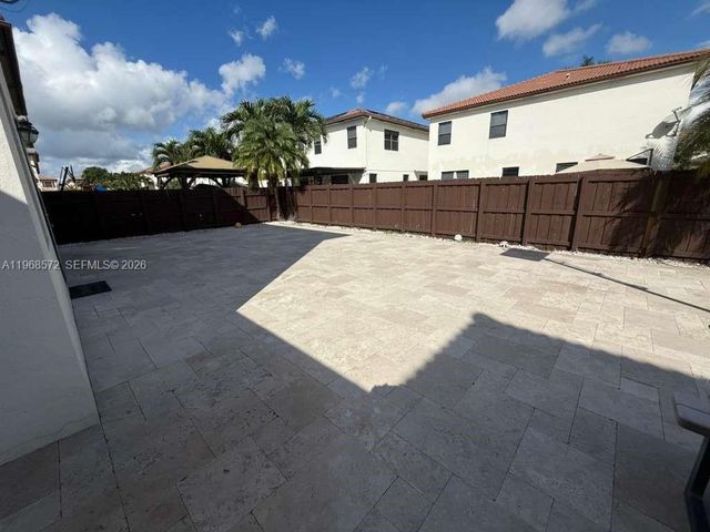 9947 NW 86th Ter, Doral, FL 33178