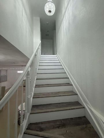 9947 NW 86th Ter, Doral, FL 33178