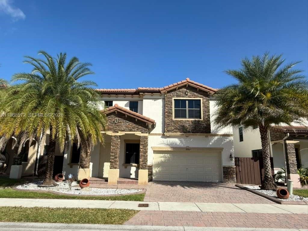 9947 NW 86th Ter, Doral, FL 33178