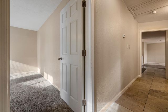 931 Amberwood Rd, Sacramento, CA 95864