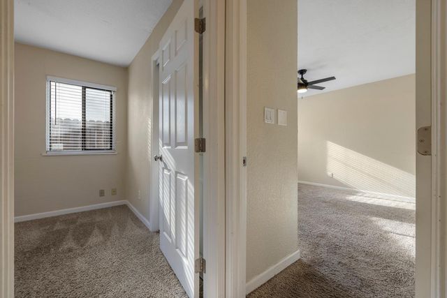 931 Amberwood Rd, Sacramento, CA 95864