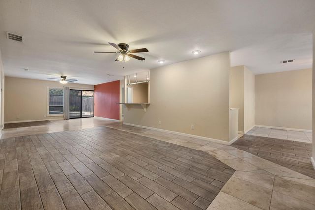 931 Amberwood Rd, Sacramento, CA 95864