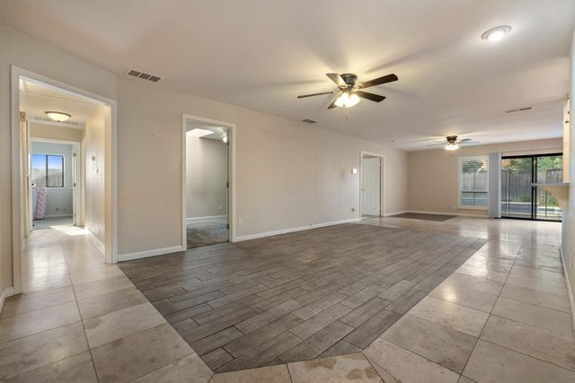 931 Amberwood Rd, Sacramento, CA 95864