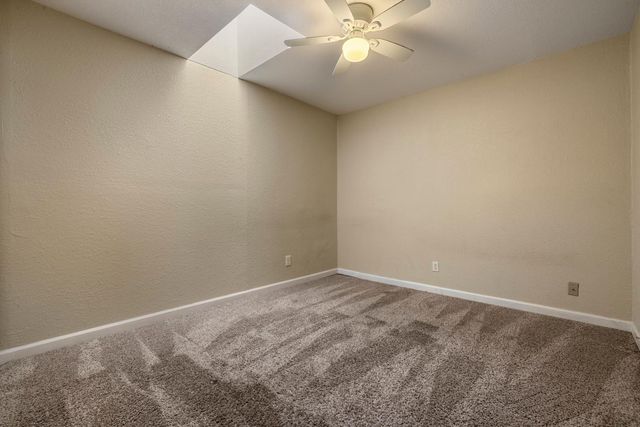 931 Amberwood Rd, Sacramento, CA 95864